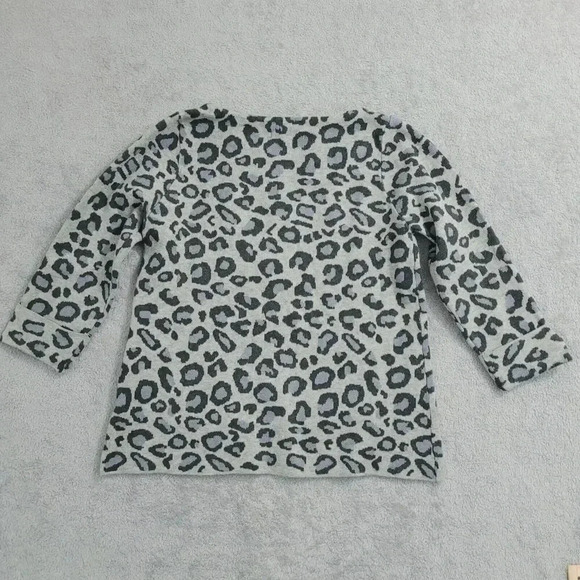 Tahari Women's M Leopard Print Sweater Crew Neck 3/4 Sleeves 28CT - Picture 2 of 9
